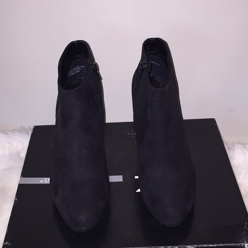NWOT New Direction Heeled Ankle Boots